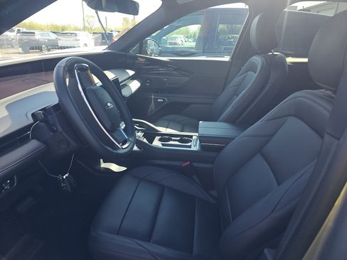 Used 2025 Lincoln Nautilus Premier w/ Equipment Group 102A AWD/4WD image 11