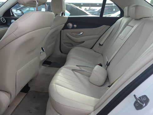 Used 2017 Mercedes-Benz E 300 4MATIC image 5