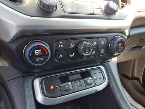 Used 2023 GMC Acadia SLE w/ Driver Convenience Package AWD/4WD image 27