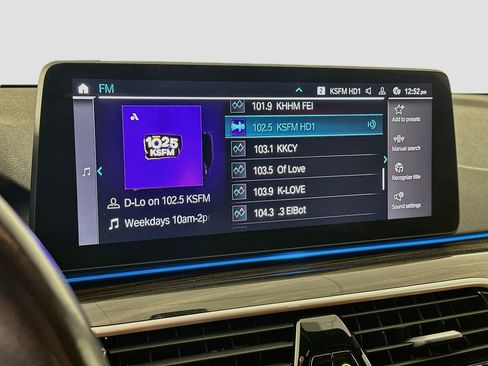 Used 2023 BMW 530e w/ Executive Package RWD image 21