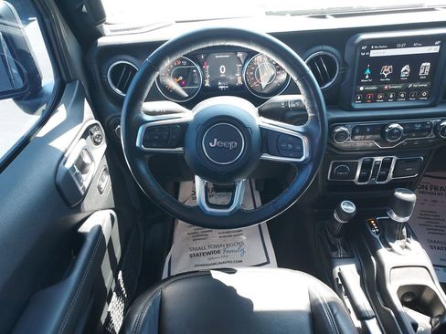 Used 2020 Jeep Gladiator Overland AWD/4WD image 16
