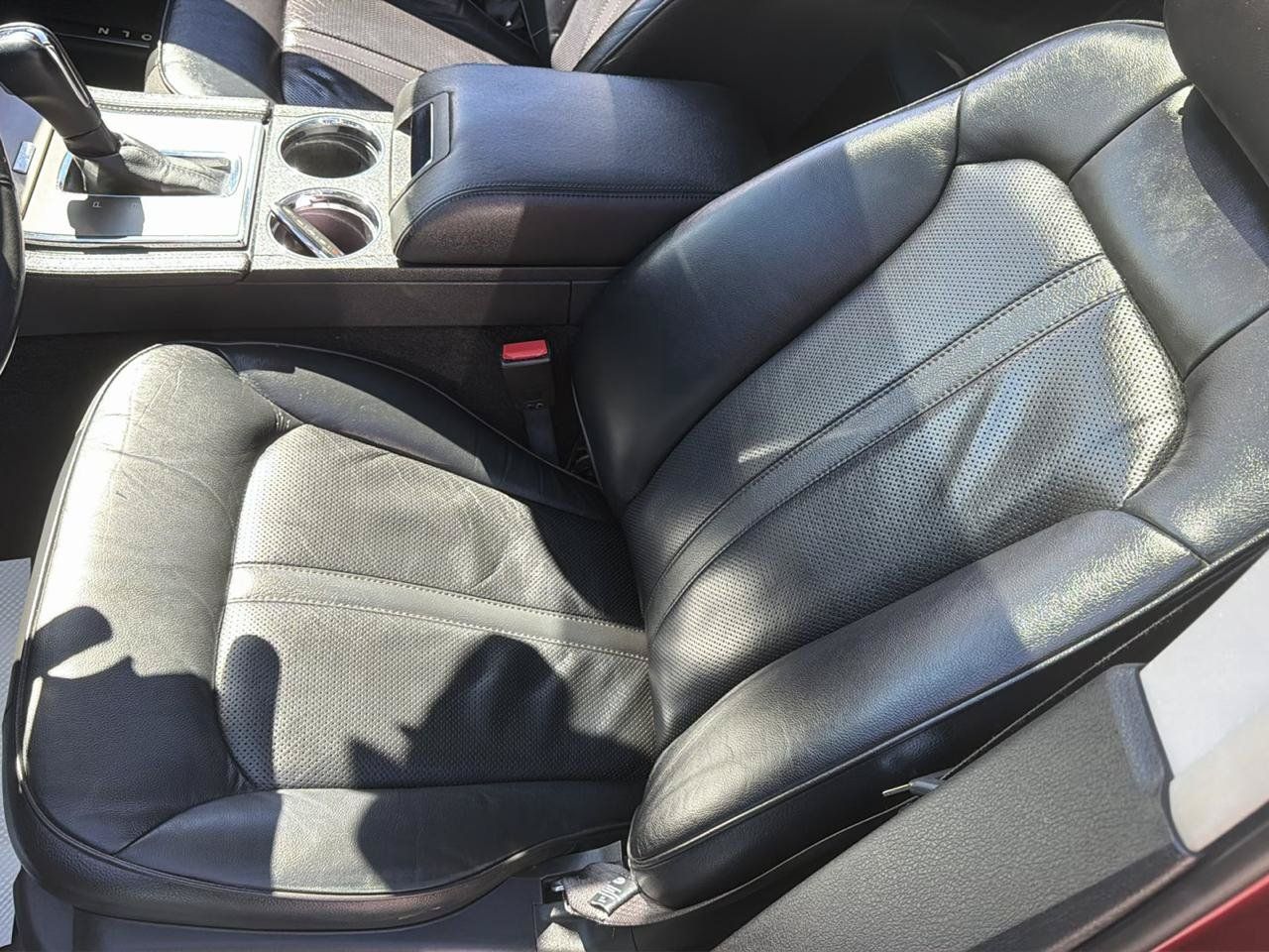 Used 2013 Lincoln MKX AWD image 16