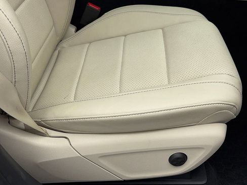 Used 2025 Mercedes-Benz GLS 450 4MATIC w/ AMG Line Exterior image 47