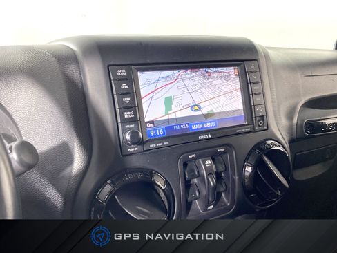 Used 2014 Jeep Wrangler Unlimited Sahara AWD/4WD image 2