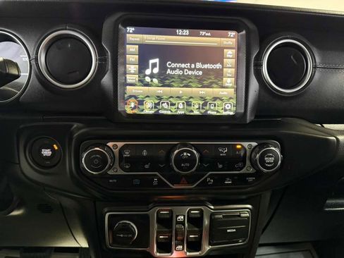 Used 2021 Jeep Wrangler Unlimited Sahara w/ Cold Weather Group AWD/4WD image 19