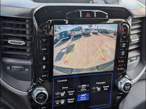 Used 2021 RAM 1500 Big Horn AWD/4WD image 11