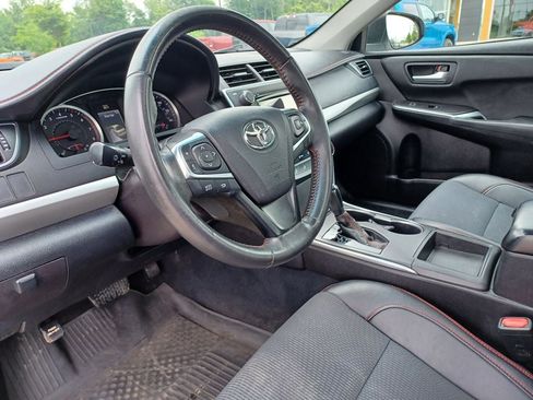 Used 2016 Toyota Camry SE w/ Moonroof Package FWD image 13