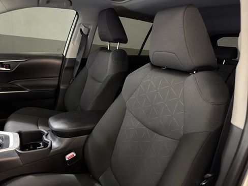 Used 2024 Toyota RAV4 XLE w/ Convenience Package FWD image 14