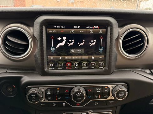 Used 2018 Jeep Wrangler Unlimited Rubicon AWD/4WD image 20
