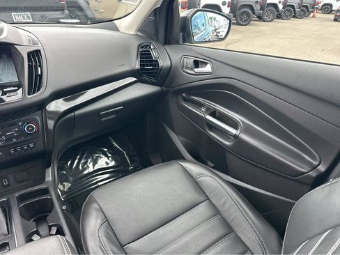 Used 2019 Ford Escape Titanium FWD image 18