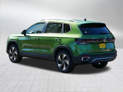 New 2025 Volkswagen Taos SE image 3