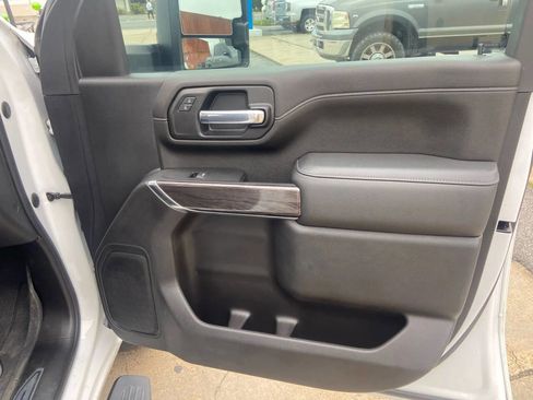 Used 2022 Chevrolet Silverado 3500 LTZ w/ Gooseneck/5TH Wheel Package image 15