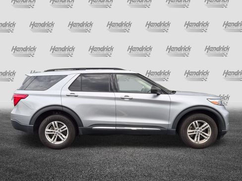 Used 2022 Ford Explorer XLT w/ Equipment Group 202A AWD/4WD image 10