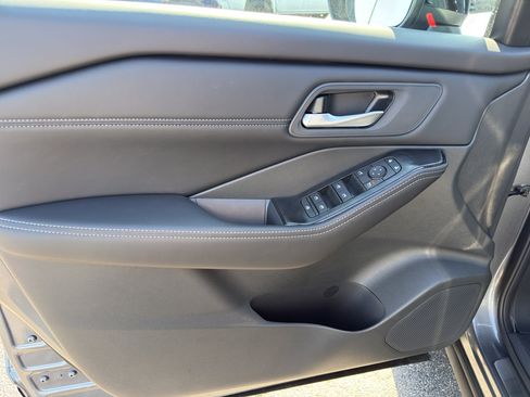 New 2026 Nissan Rogue SV AWD/4WD image 13