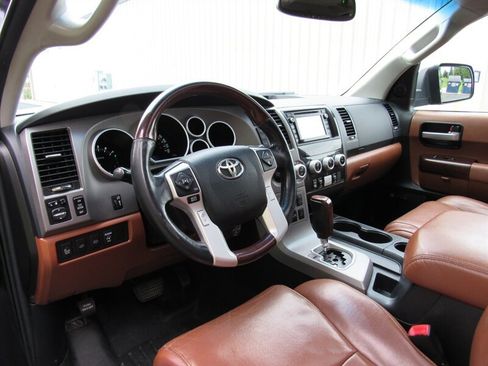 Used 2016 Toyota Sequoia Platinum AWD/4WD image 9