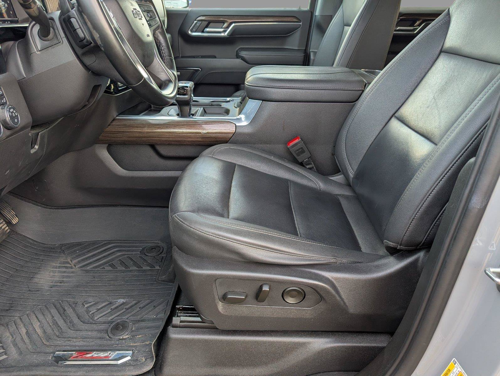 Used 2024 Chevrolet Silverado 1500 LT Trail Boss w/ LT Trail Boss Premium Package AWD/4WD image 14