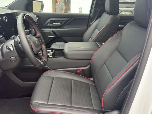 Used 2025 Chevrolet Silverado EV RST AWD/4WD image 13