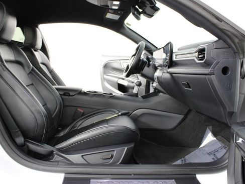 Used 2025 Ford Mustang GT Premium RWD image 18