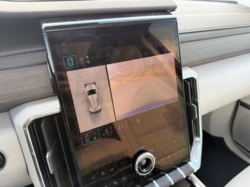 Used 2025 GMC Acadia Denali w/ Super Cruise Package image 9