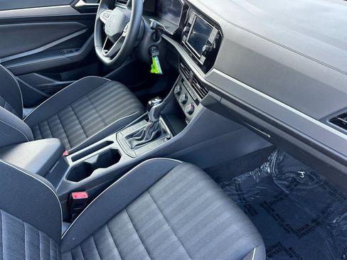 Used 2022 Volkswagen Jetta Sport image 14