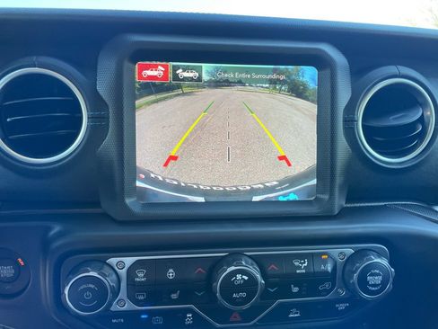 Used 2023 Jeep Wrangler Unlimited Rubicon 4xe w/ Steel Bumper Group AWD/4WD image 19