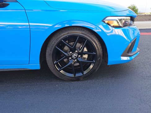 Used 2023 Honda Civic Sport image 9