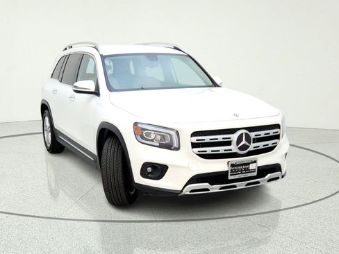 Certified 2022 Mercedes-Benz GLB 250 4MATIC w/ Premium Package Lite image 4