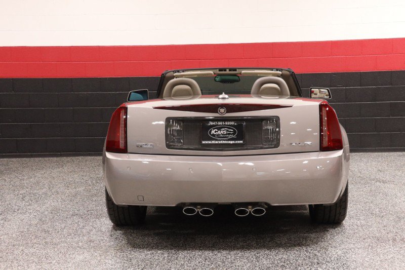 Used 2005 Cadillac XLR RWD image 29