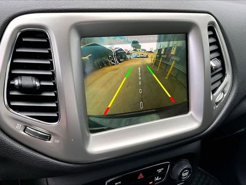 Used 2018 Jeep Compass Latitude w/ Popular Equipment Group image 29