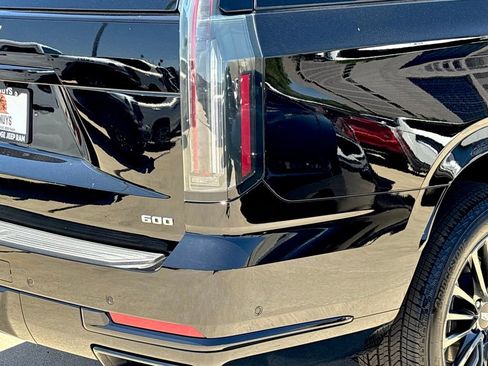 Used 2025 Cadillac Escalade Sport Platinum image 5