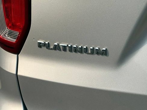 Used 2018 Ford Explorer Platinum AWD/4WD image 10