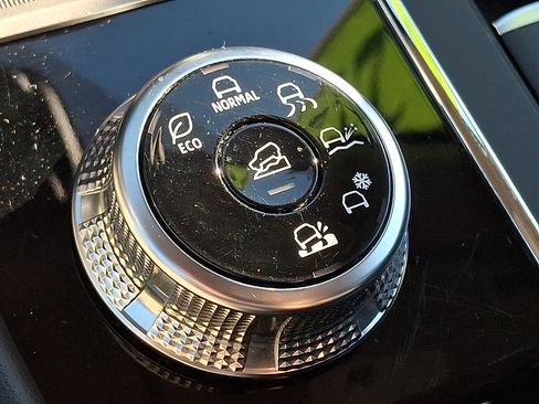 Used 2022 Mitsubishi Outlander SE image 26