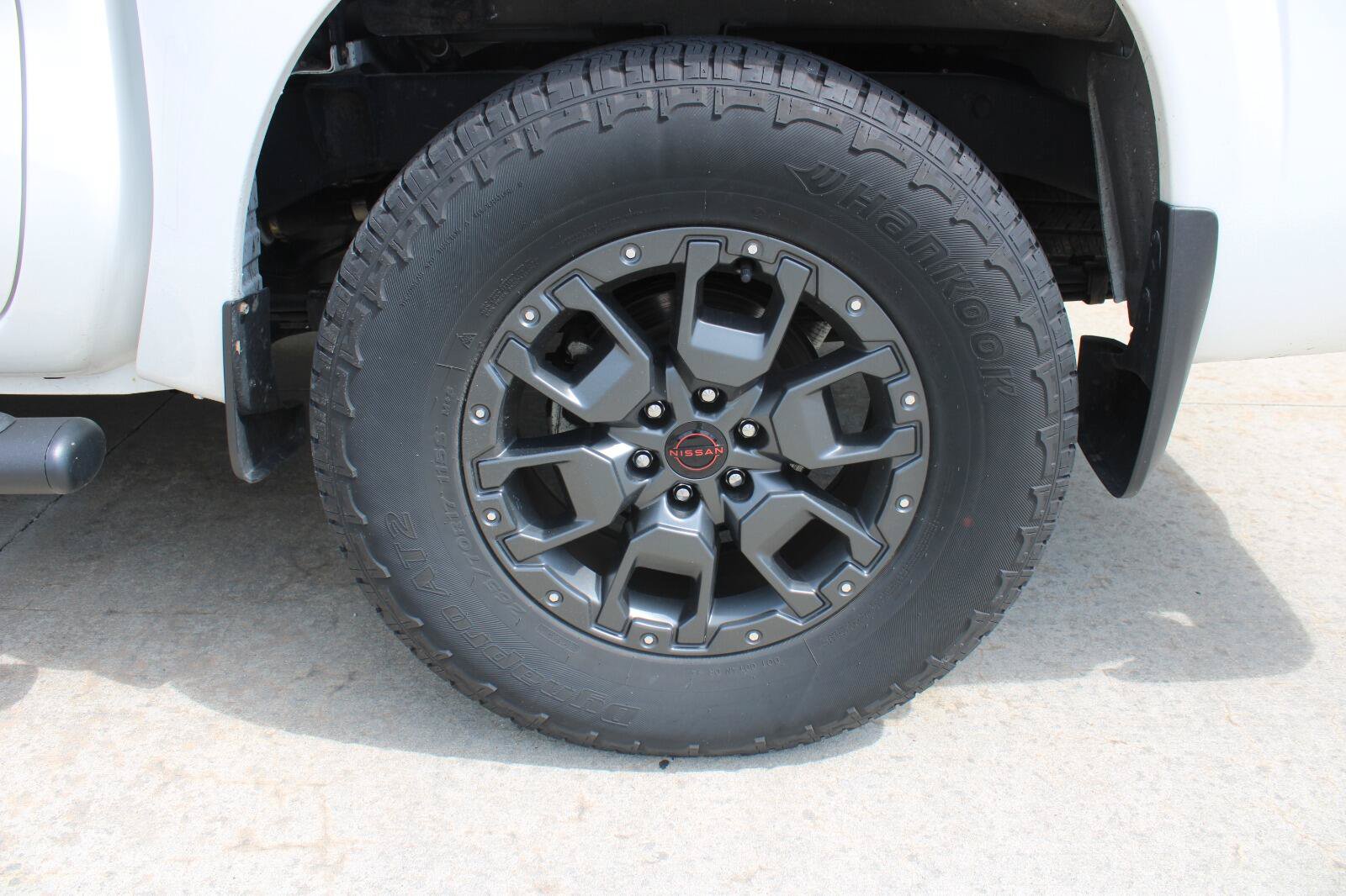Used 2023 Nissan Frontier SV w/ SV Convenience Package AWD/4WD image 11