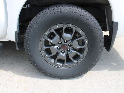 Used 2023 Nissan Frontier SV w/ SV Convenience Package AWD/4WD image 11
