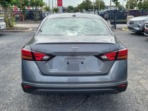 Certified 2025 Nissan Altima 2.5 SV FWD image 6