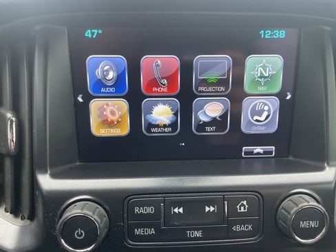 Used 2018 GMC Canyon Denali image 4