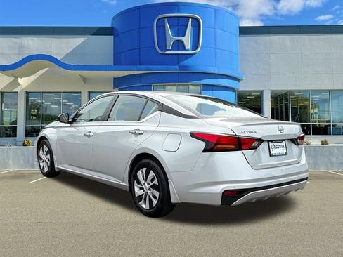 Used 2024 Nissan Altima 2.5 S FWD image 4