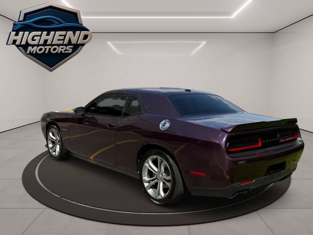 Used 2022 Dodge Challenger R/T RWD image 4