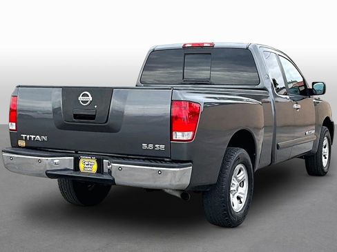 Used 2005 Nissan Titan SE RWD image 2