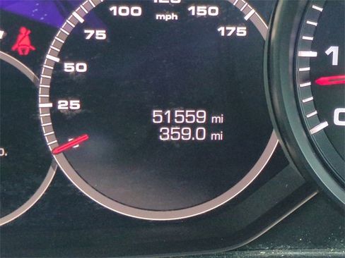 Used 2020 Porsche Cayenne image 34