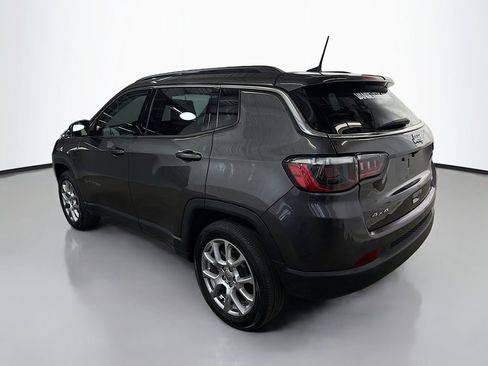 Used 2022 Jeep Compass Latitude AWD/4WD image 8