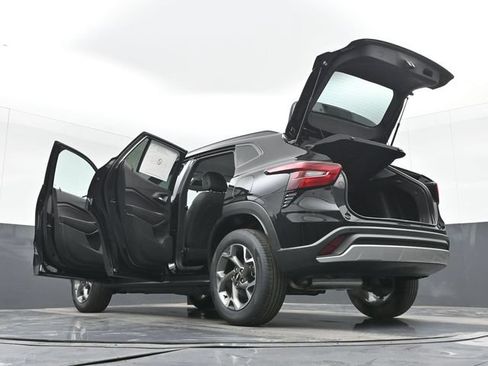 Used 2026 Chevrolet Trax LT w/ Driver Confidence Package FWD image 54