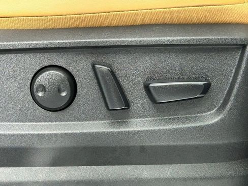 Used 2025 Nissan Armada SL w/ Captain's Chari Seat Package AWD/4WD image 11