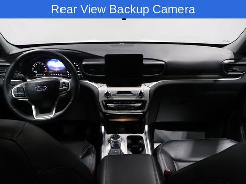 Used 2024 Ford Explorer XLT w/ Equipment Group 202A image 3