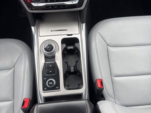 Used 2021 Ford Explorer XLT w/ Equipment Group 202A image 29