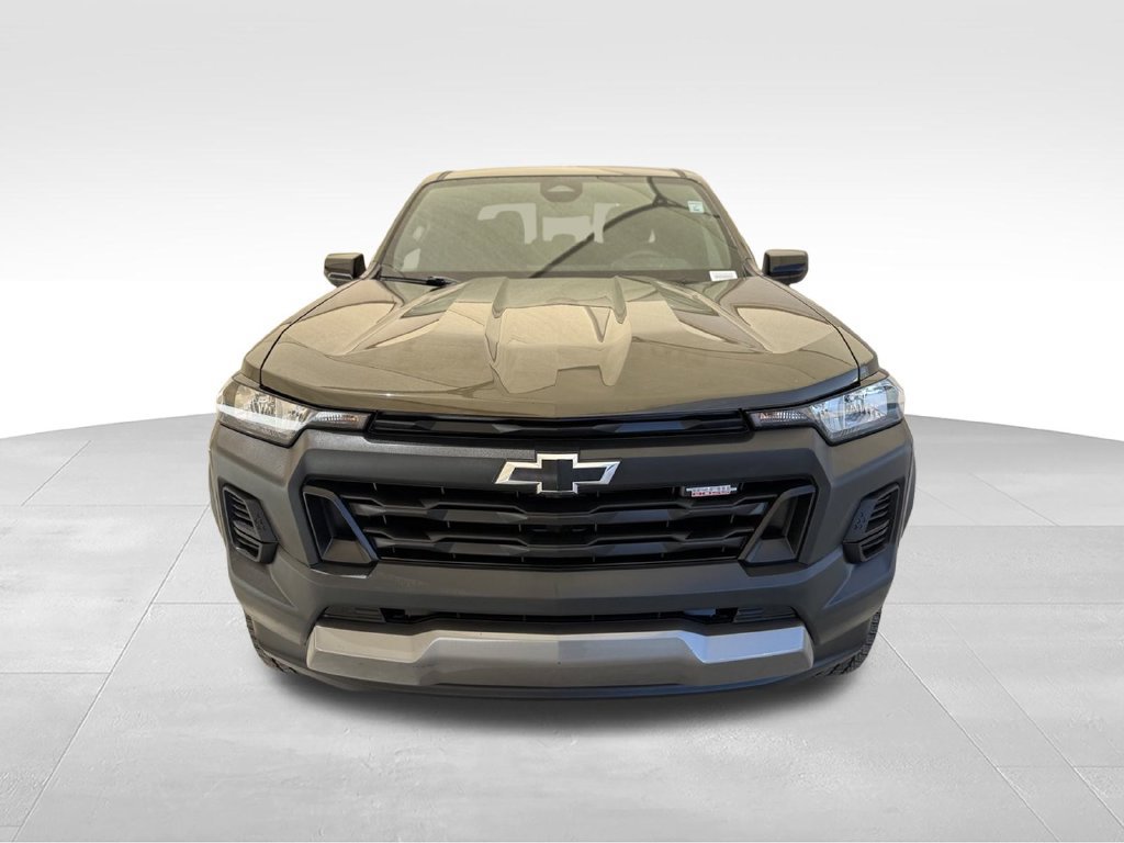 Used 2024 Chevrolet Colorado Trail Boss AWD/4WD image 3
