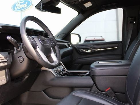 Used 2023 GMC Yukon Denali AWD/4WD image 9