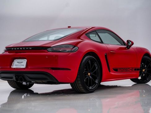 Used 2024 Porsche 718 Cayman RWD image 9