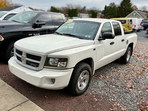Used 2009 Dodge Dakota Big Horn w/ Extra Security Group image 2