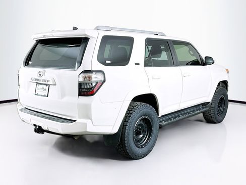 Used 2017 Toyota 4Runner SR5 image 9